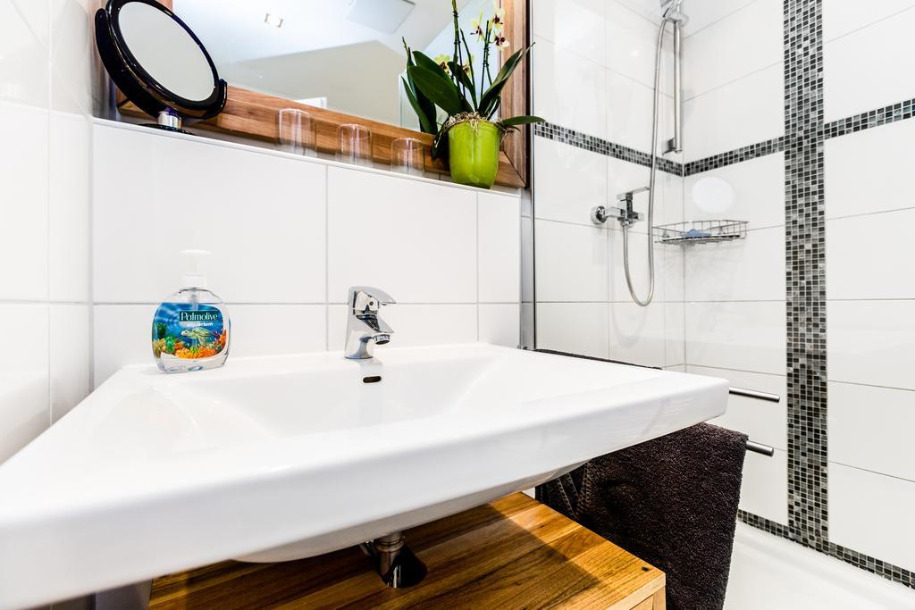 Design Apartment In Koeln Mit Terrasse Δωμάτιο φωτογραφία